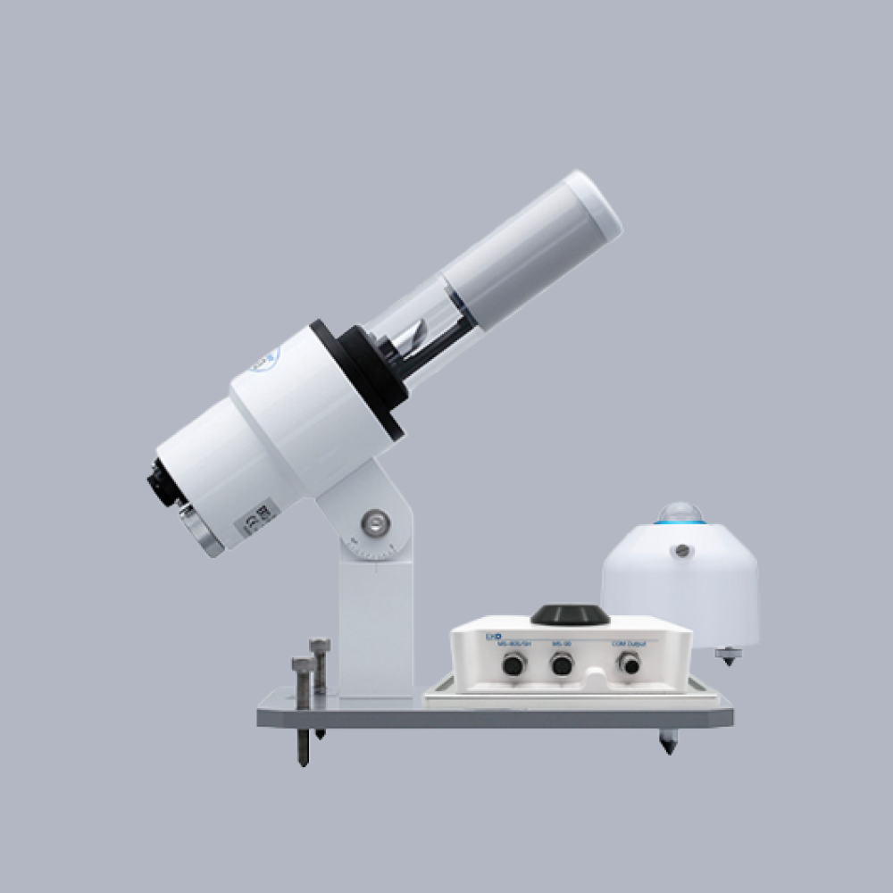 MS-90 Plus+ sensor with telescope-like design for accurate measurements.